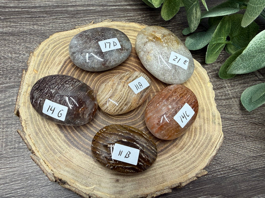 1000 Layer Garden Quartz Palm Stones