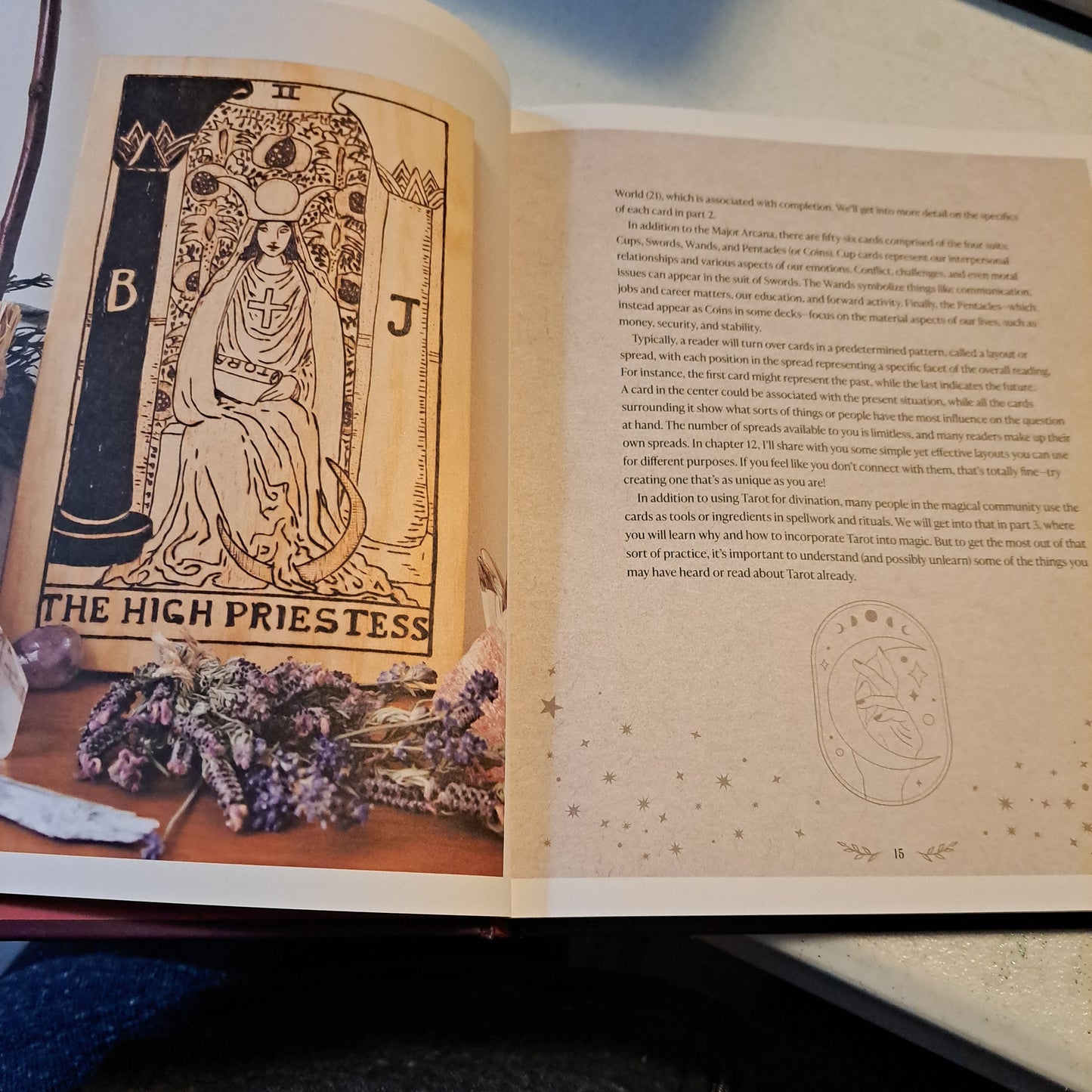 The Witch's Complete Guide to Tarot: Unlock Your Intuition and Discover the Power of Tarot