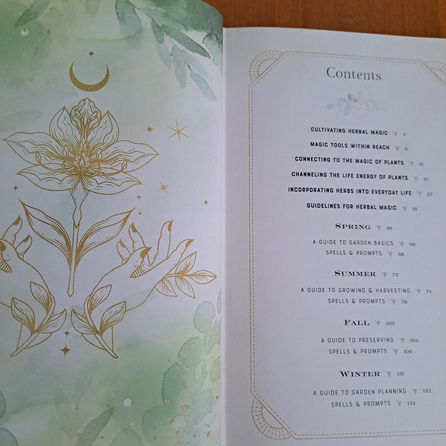 Herbal Magic Journal: Spells, Rituals, and Writing Prompts for the Budding Green Witch (Mystical Handbook, Bk. 12)