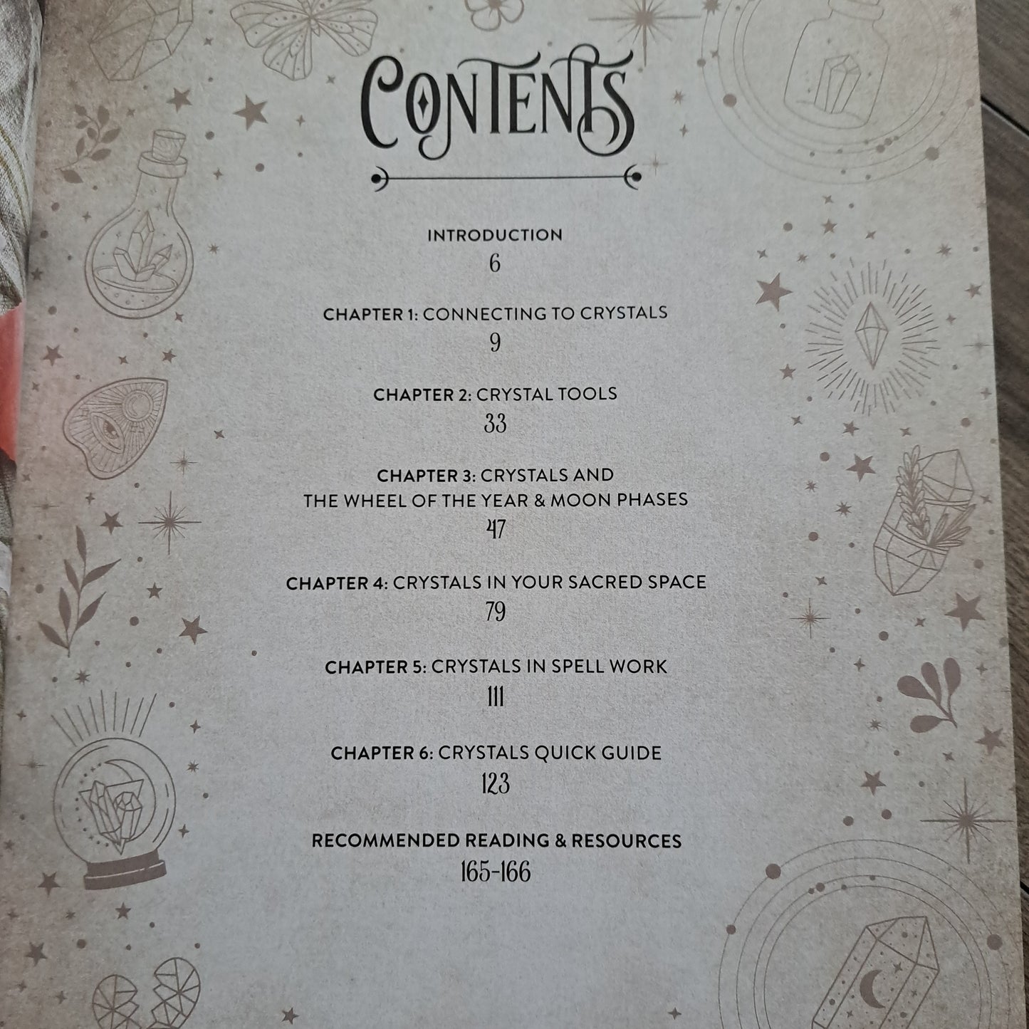 The Witch's Complete Guide to Crystals: A Spiritual Guide to Connecting to Crystal Energy