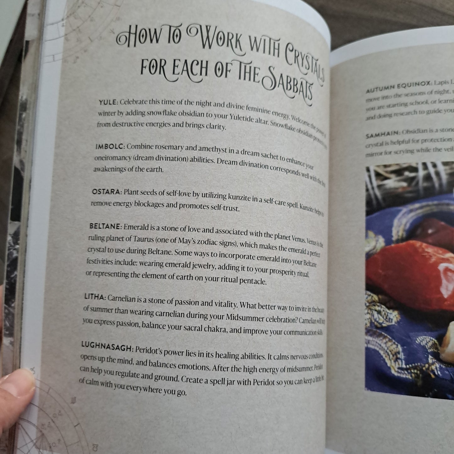 The Witch's Complete Guide to Crystals: A Spiritual Guide to Connecting to Crystal Energy