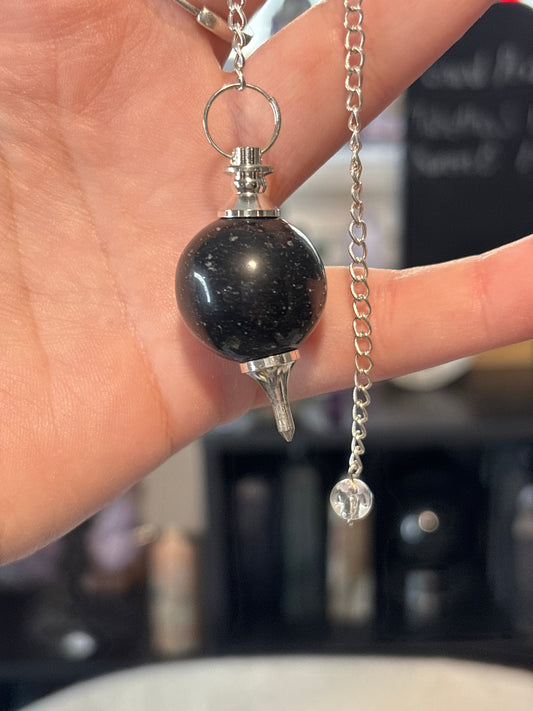 Pendulum Rounded - Black Tourmaline (is slightly crooked)