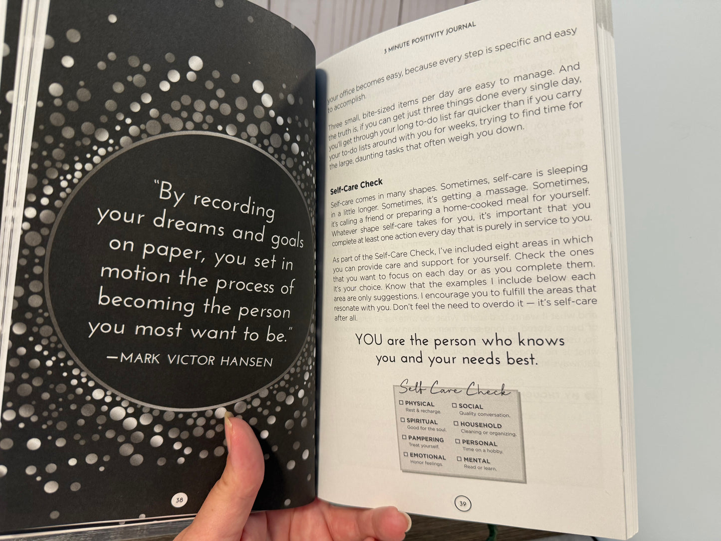 3 Minute Positivity Journal: Boost your Mood. Train your Mind. Change your Life.
