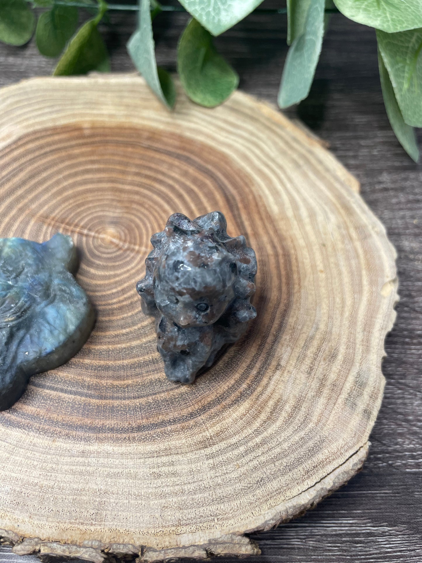 MISFIT Nine Tailed Fox & Tiger Carving