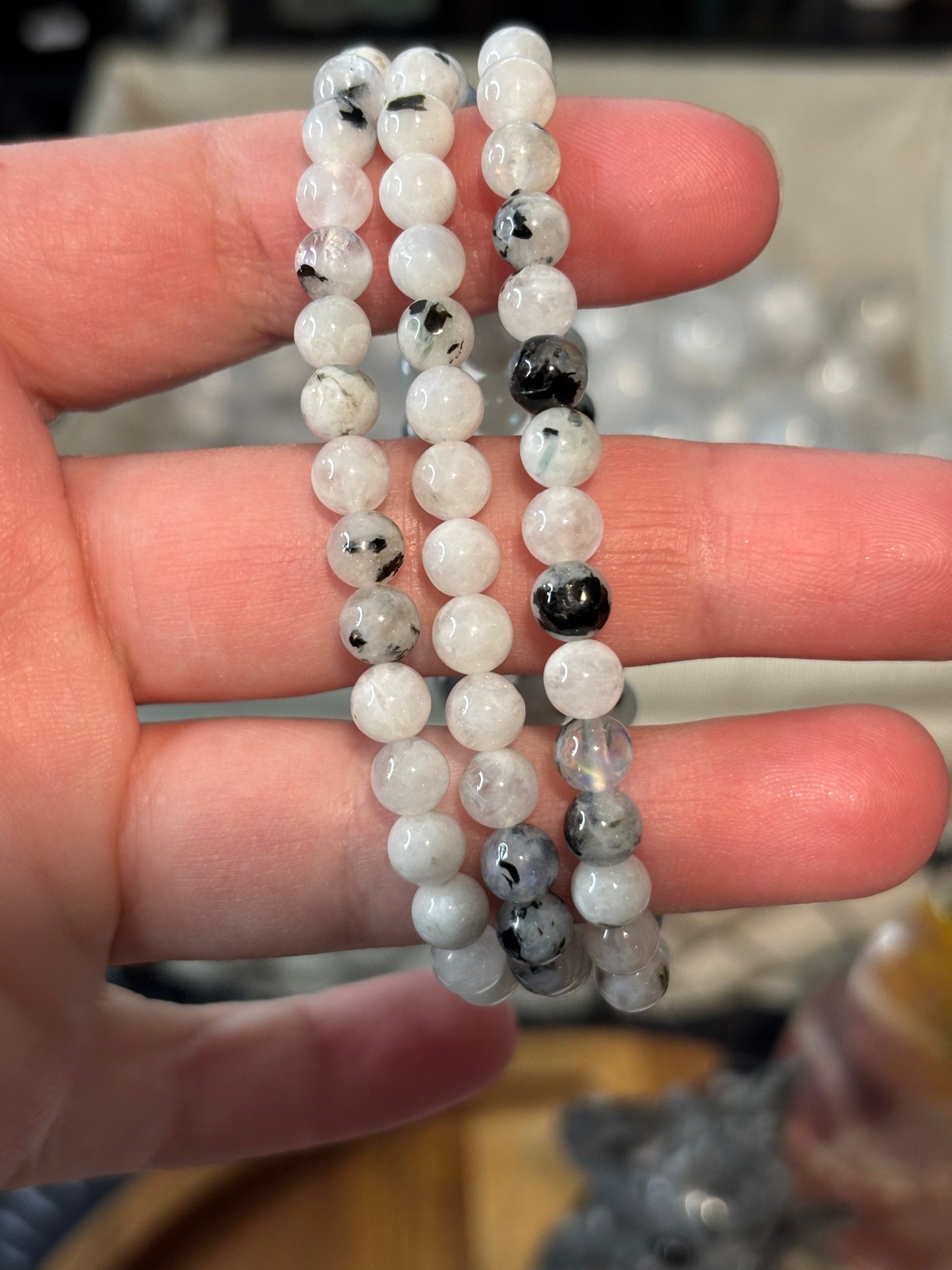 White & Black Moonstone (Rainbow)- Bracelet 6 mm