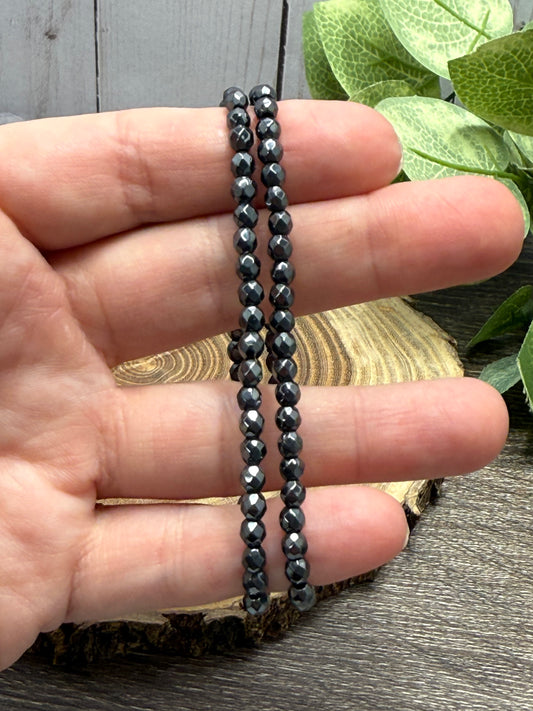 Hematite - Faceted Bracelet 4 mm