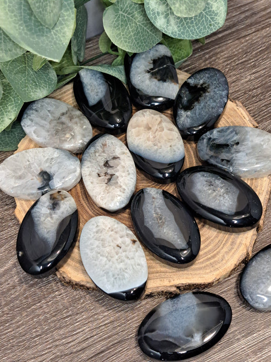 Black Agate Palm Stones