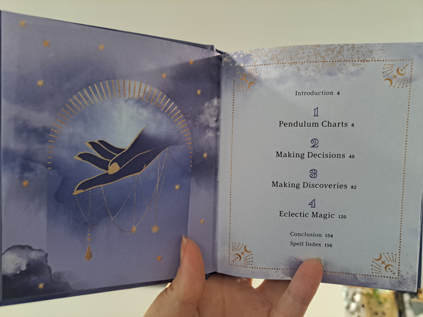 Pendulum Magic: An Enchanting Spell book of Discovery and Magic