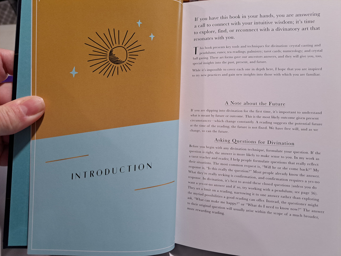 The Divination Handbook: The Modern Seer's Guide to Using Tarot, Crystals, Palmistry, and More