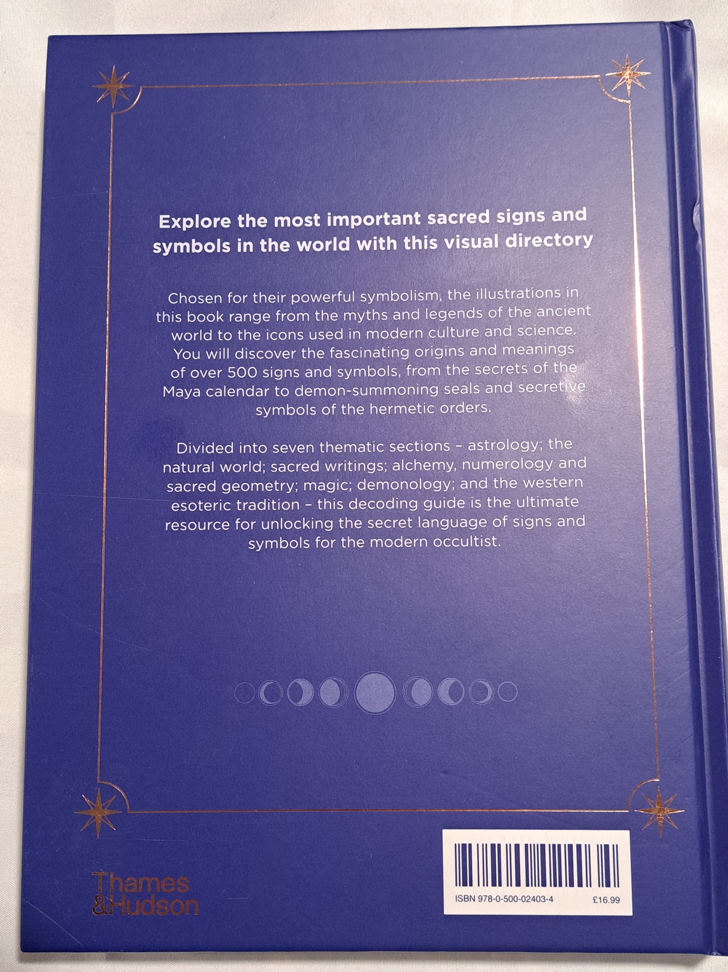 Symbols of the Occult: A Directory of over 500 Signs, Symbols, and Icons