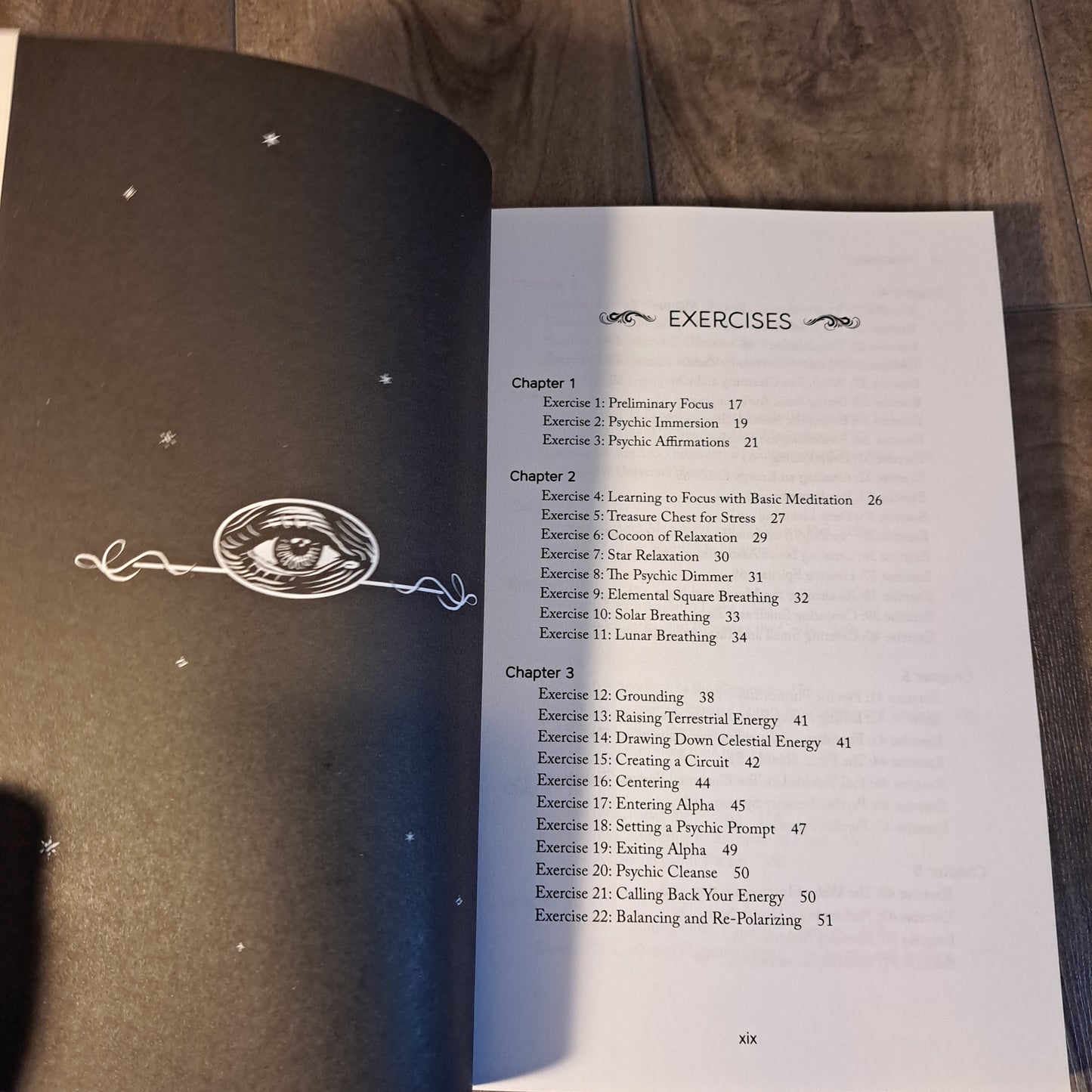 Psychic Witch: A Metaphysical Guide to Meditation, Magick & Manifestation