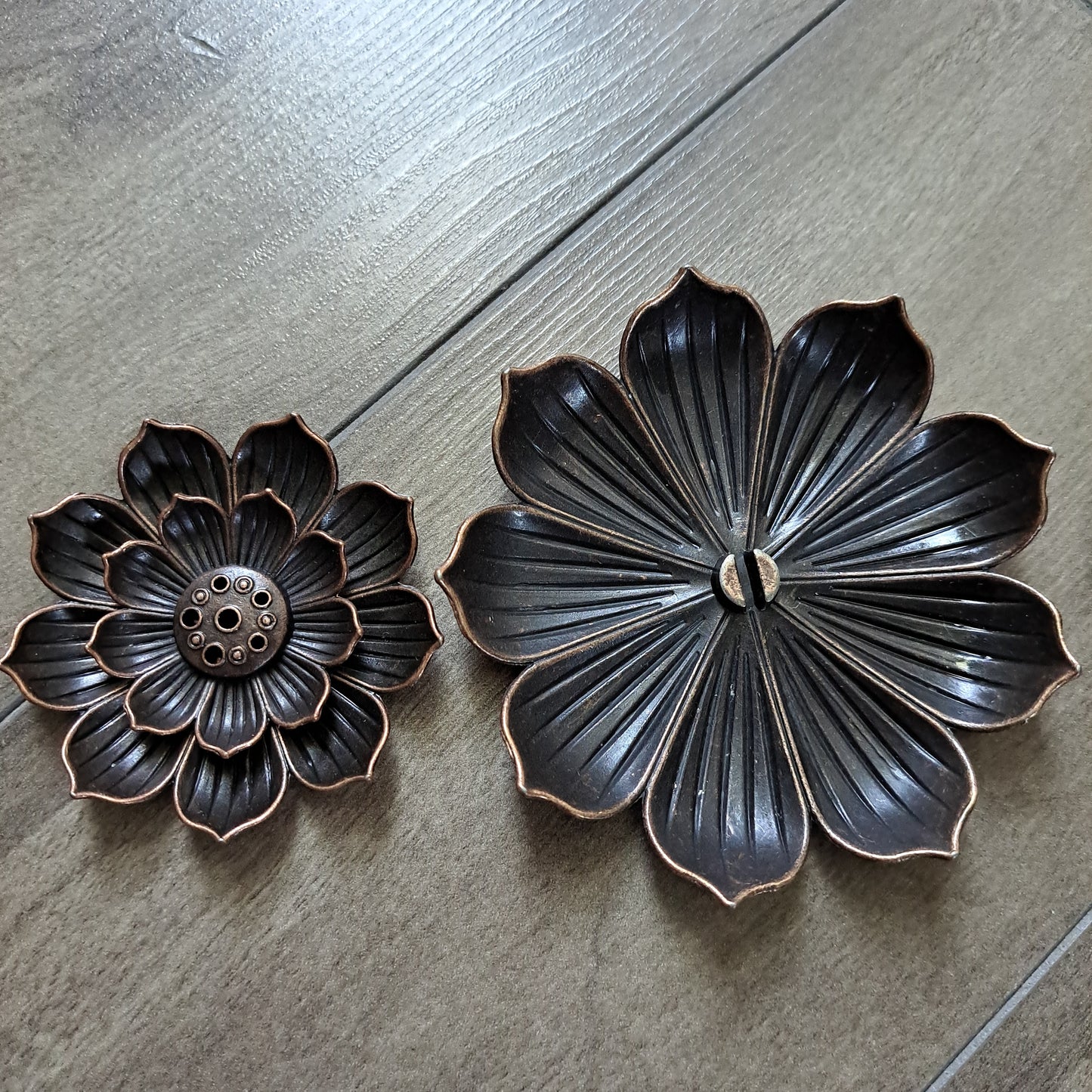 Lotus Incense Burner & Ash Catcher (large) - Alloy Black/Copper