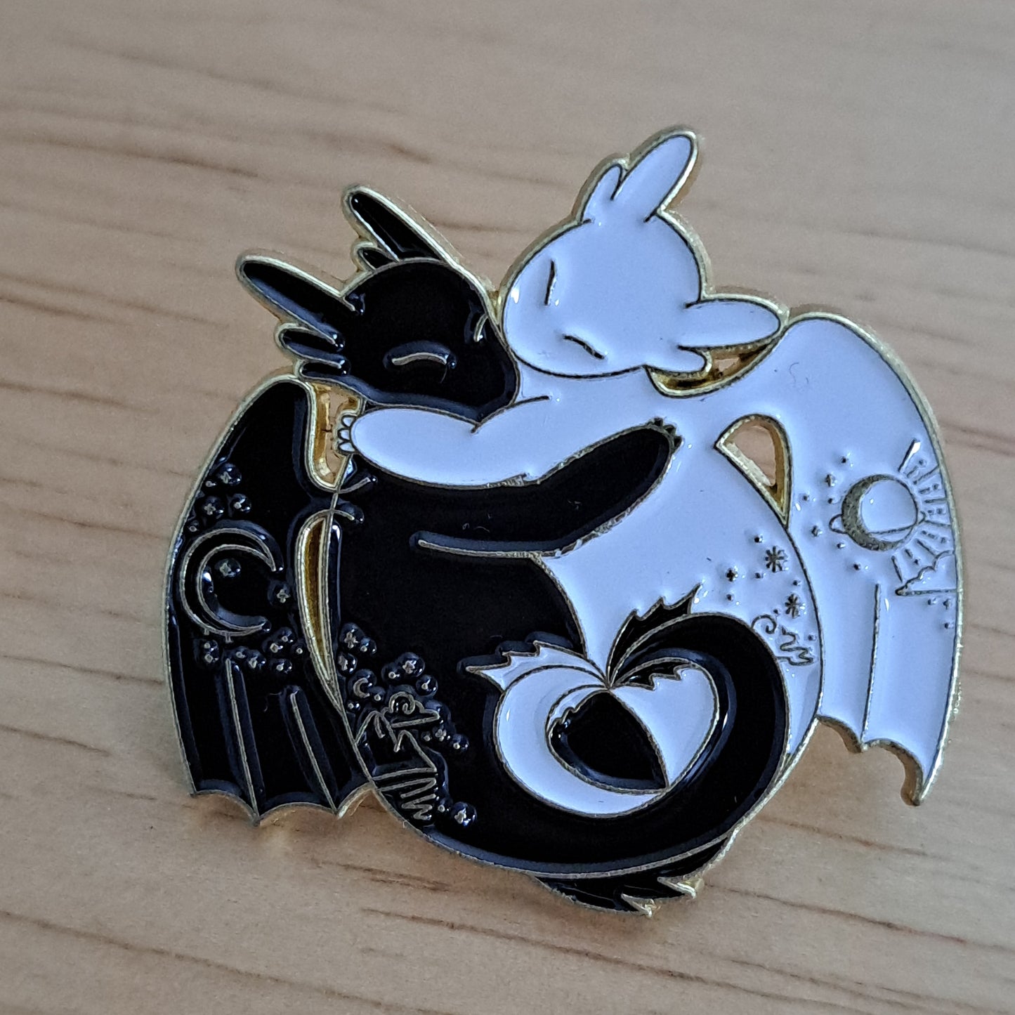 Dragons Ying Yang Pin
