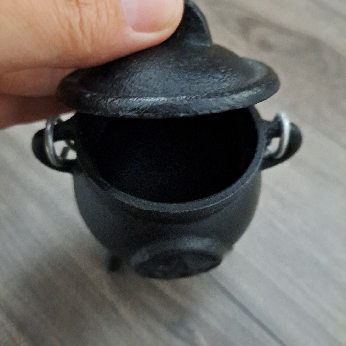 Cast Iron Cauldron 4.5-inch Pentacle