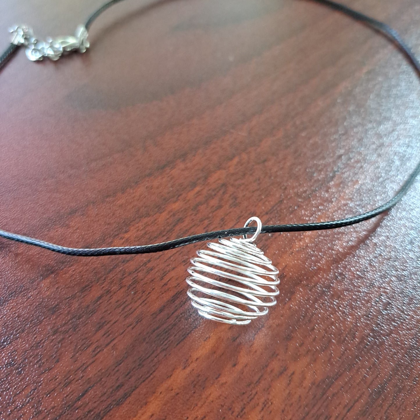 Crystal Cage Necklace Holder - Spiral Bead Cage Lg (25 x 30mm)