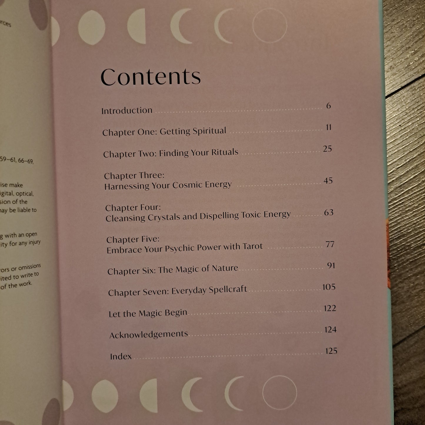 The Modern Witch's Guide to Happiness: Self-Care Rituals, Mystic Guidance and Magic Spells to Harness Your Power