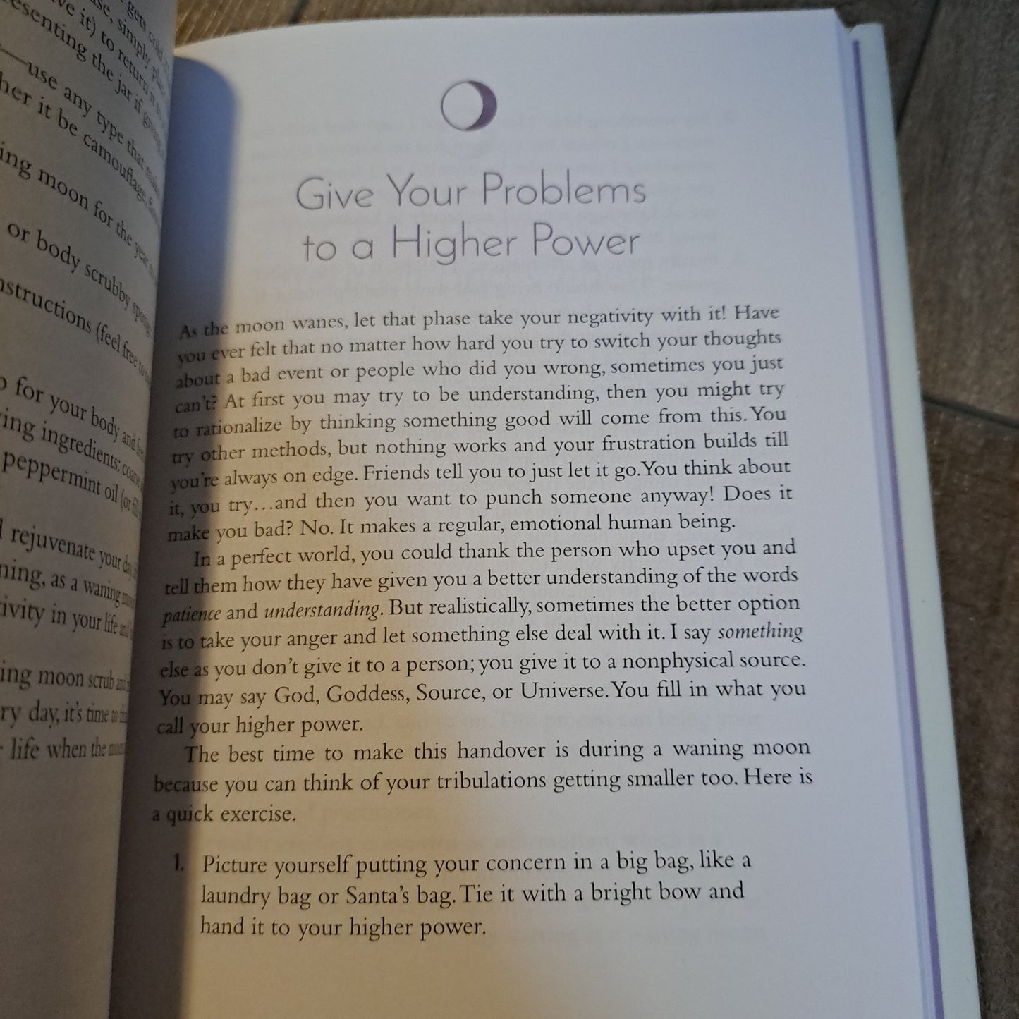 The Moon + You: Your Guide to Finding Energy, Balance, and Healin...