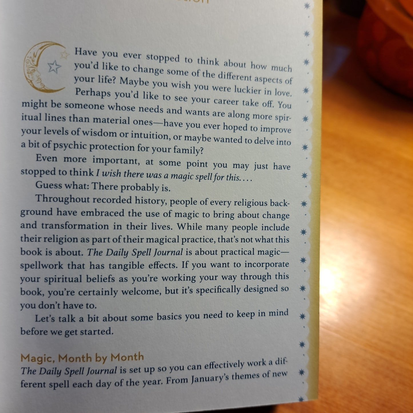 The Daily Spell Journal: A Diary of Enchantments for Every Day of the ...