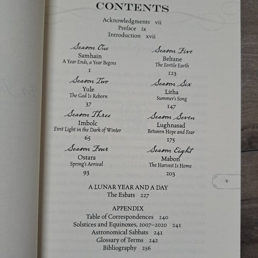 The Wiccan Year: Spells, Rituals, and Holiday Celebrations (The Provenance Press Guide To)
