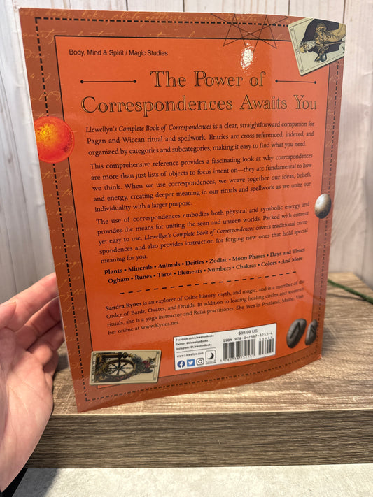 Llewellyn’s Complete Book of Correspondences: A Comprehensive & Cross-Referenced Resource for Pagans & Wiccans