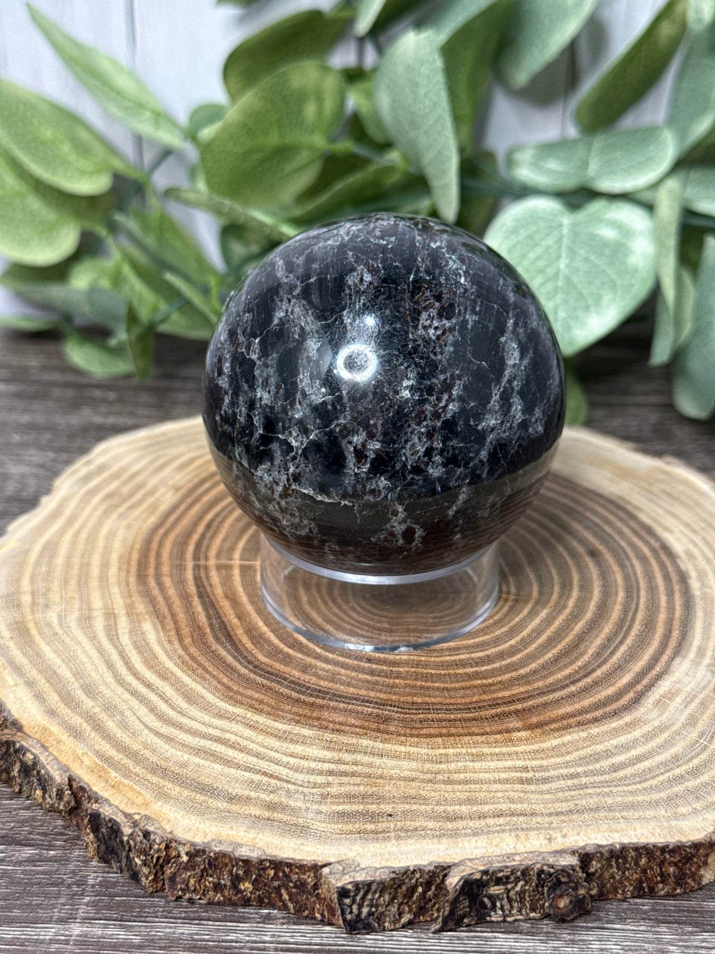 Garnet and Strophiolate Spheres