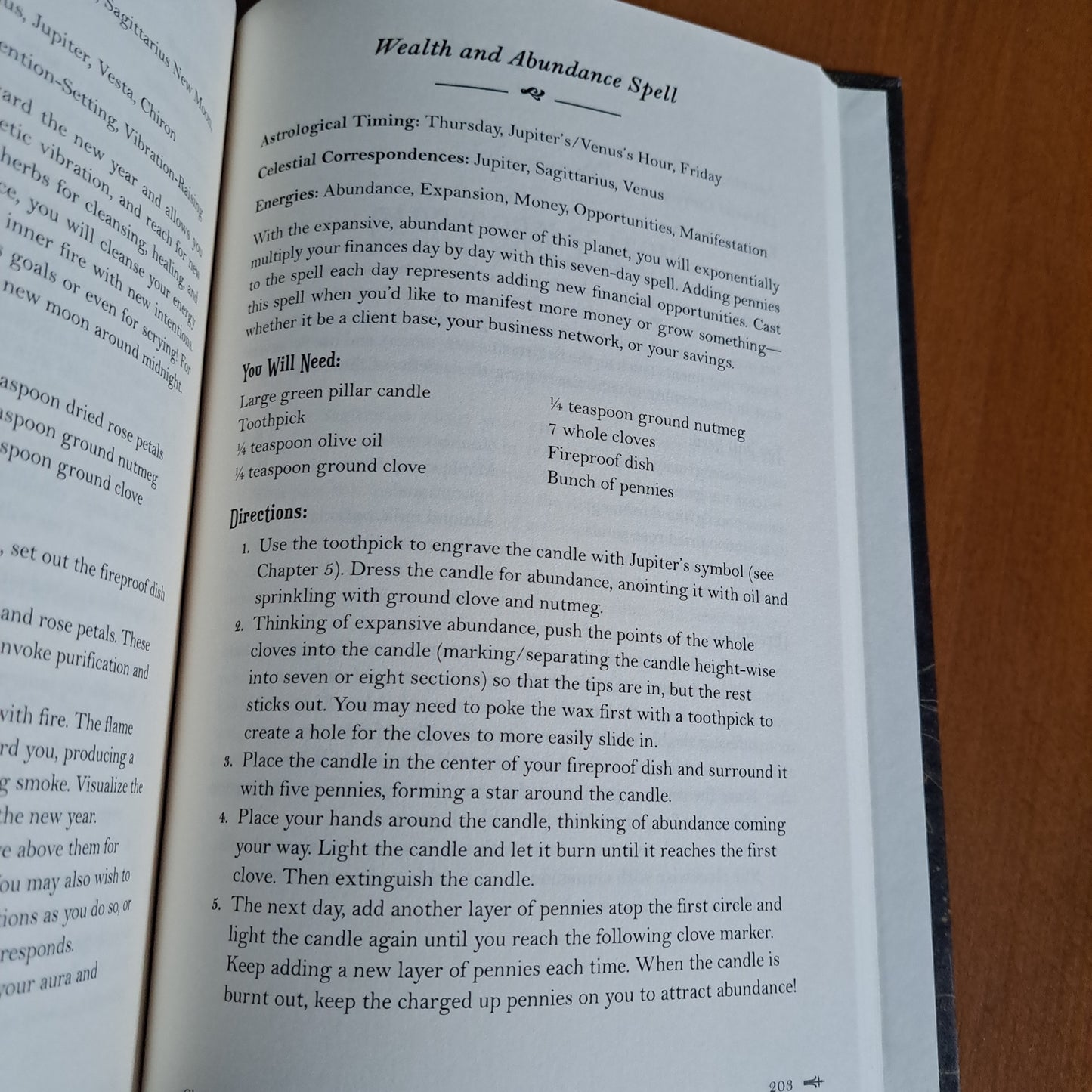 The Modern Witchcraft Book of Astrology: Your Complete Guide to Empowering Your Magick with the Energy of the Planets (Modern Witchcraft)