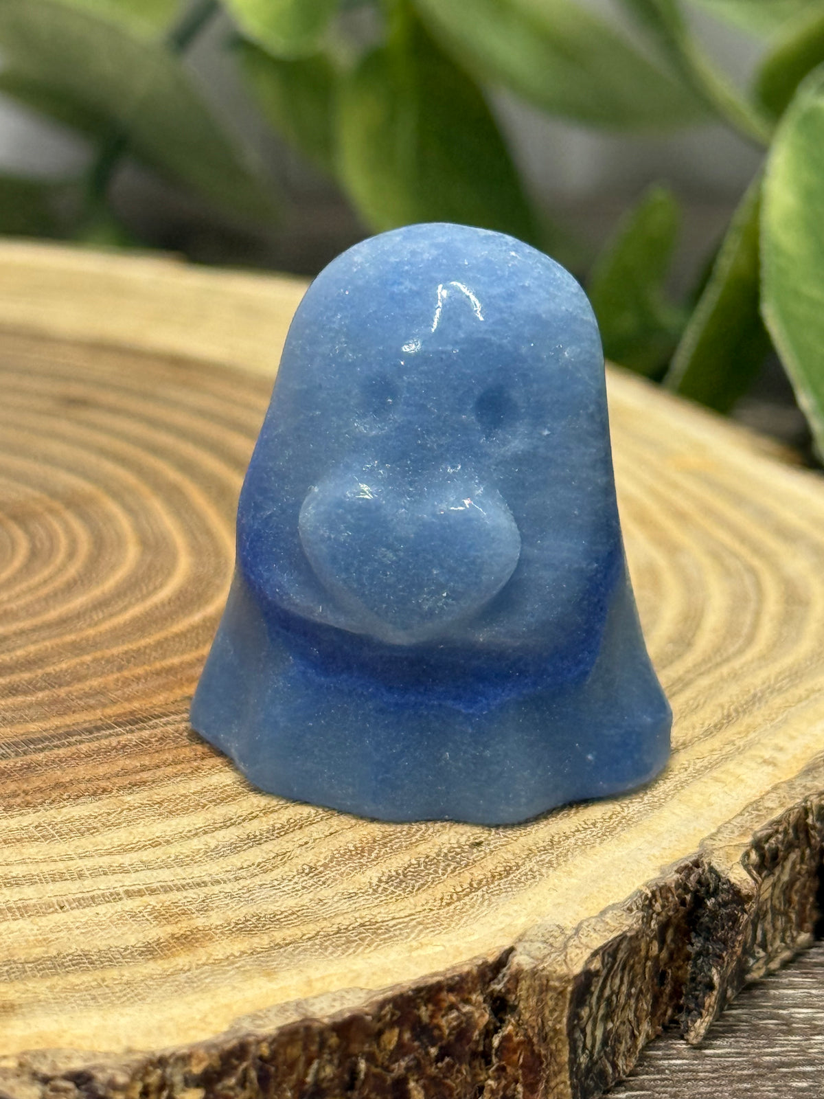 Crystal Ghost Carving Holding A Heart