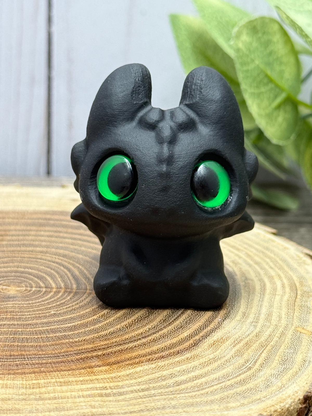 Toothless & Light Fury Dragon Carvings