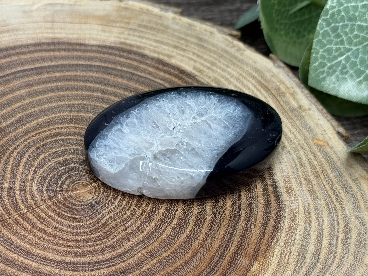 Black Agate Palm Stones