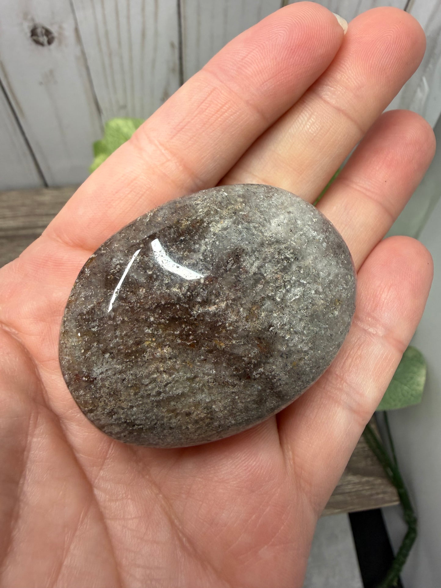 1000 Layer Garden Quartz Palm Stones