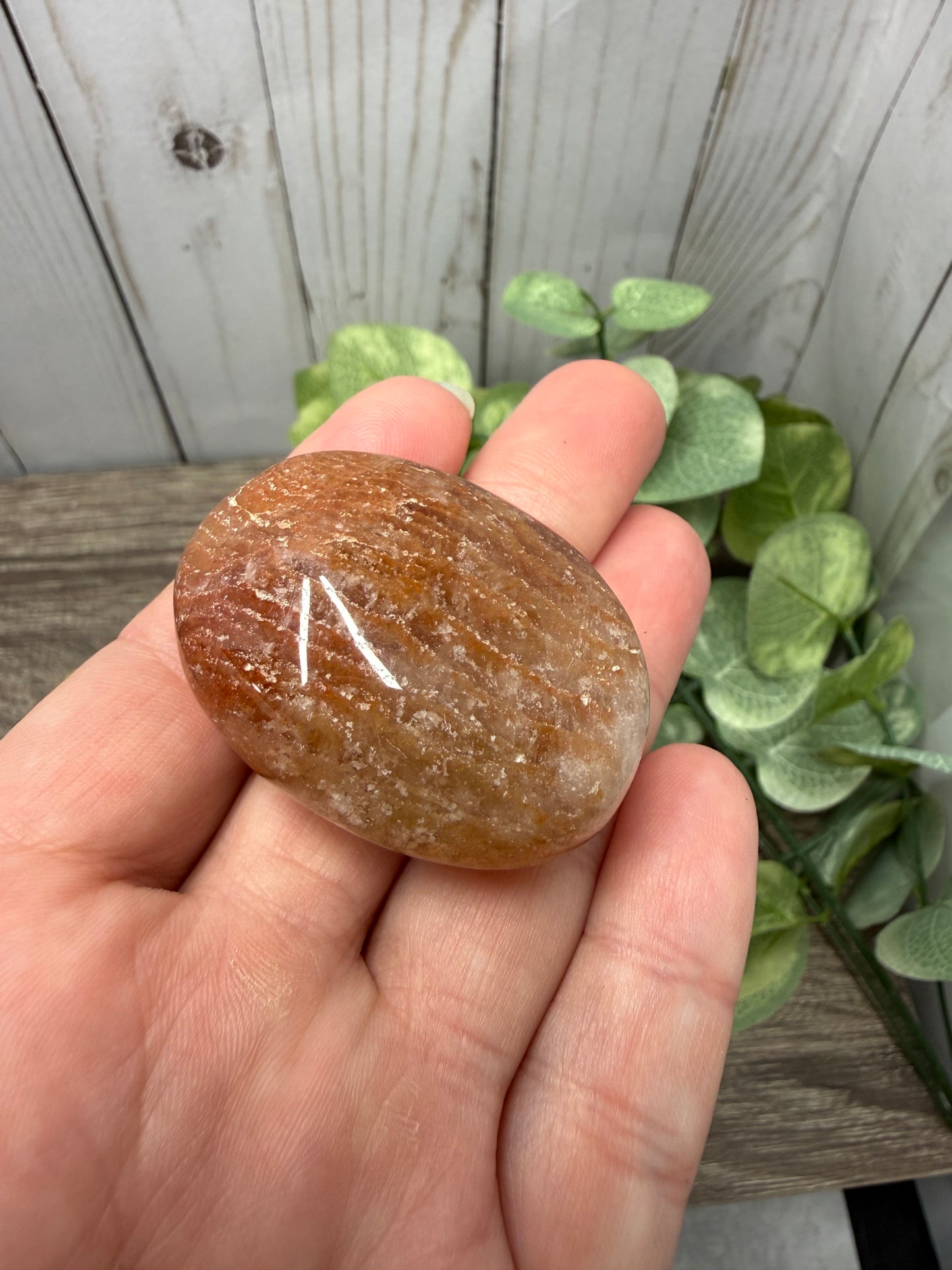 1000 Layer Garden Quartz Palm Stones