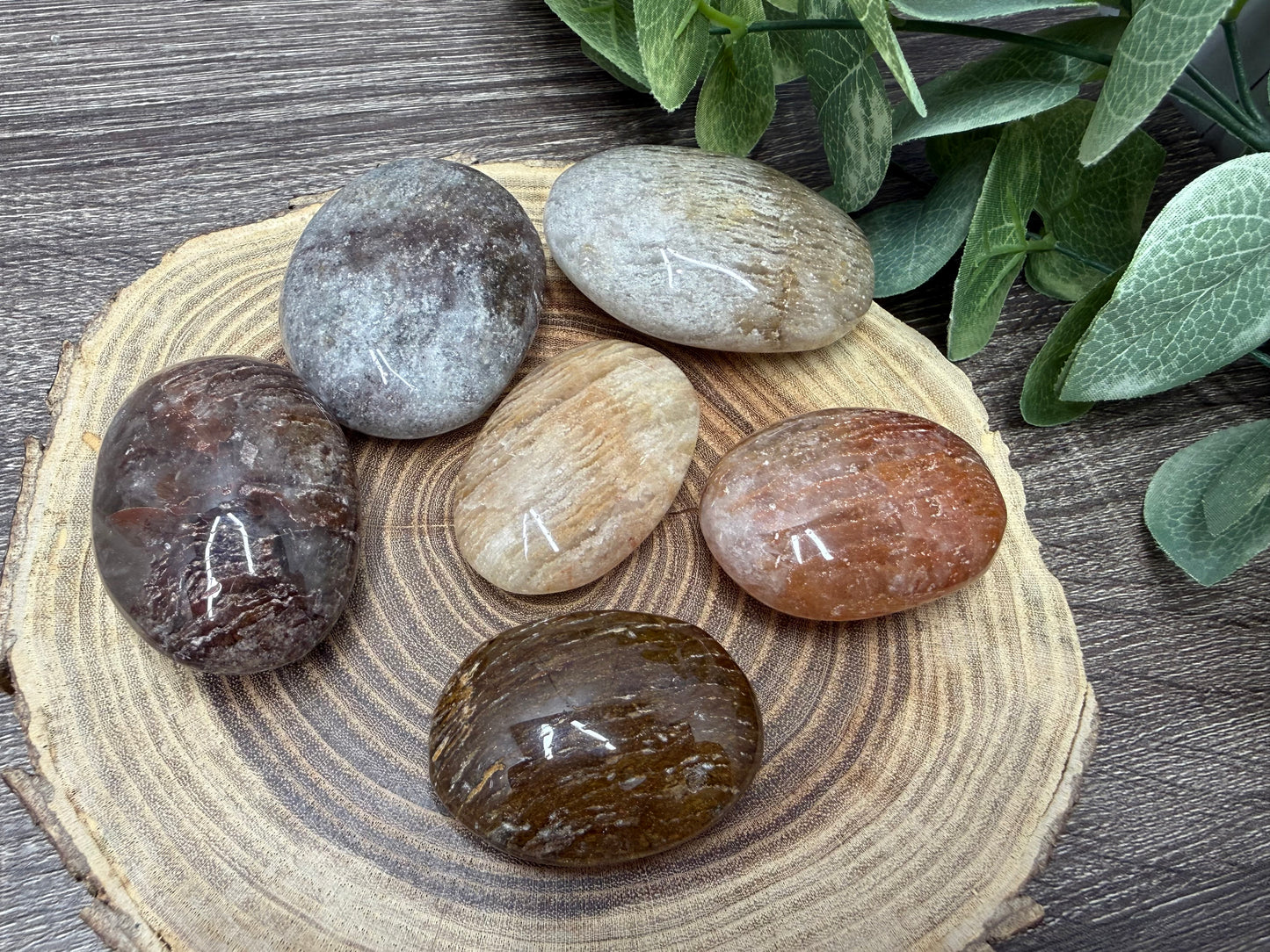 1000 Layer Garden Quartz Palm Stones