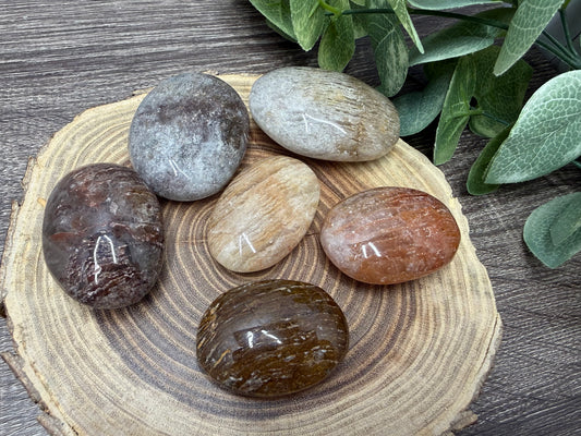 1000 Layer Garden Quartz Palm Stones