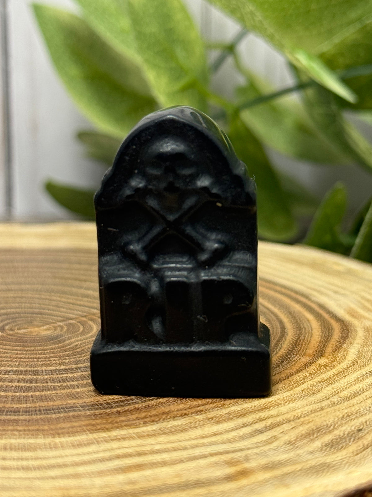 Tombstones / Head Stones with RIP Engraved - Halloween Carving