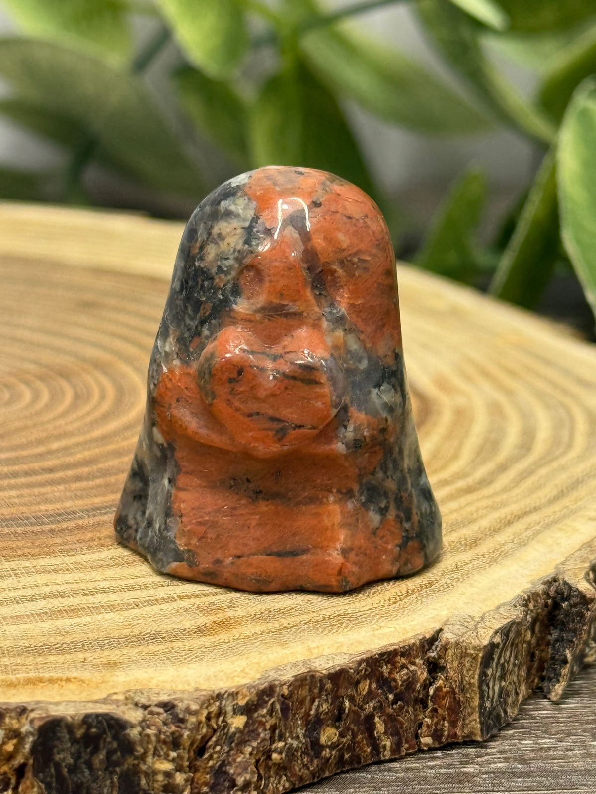 Crystal Ghost Carving Holding A Heart