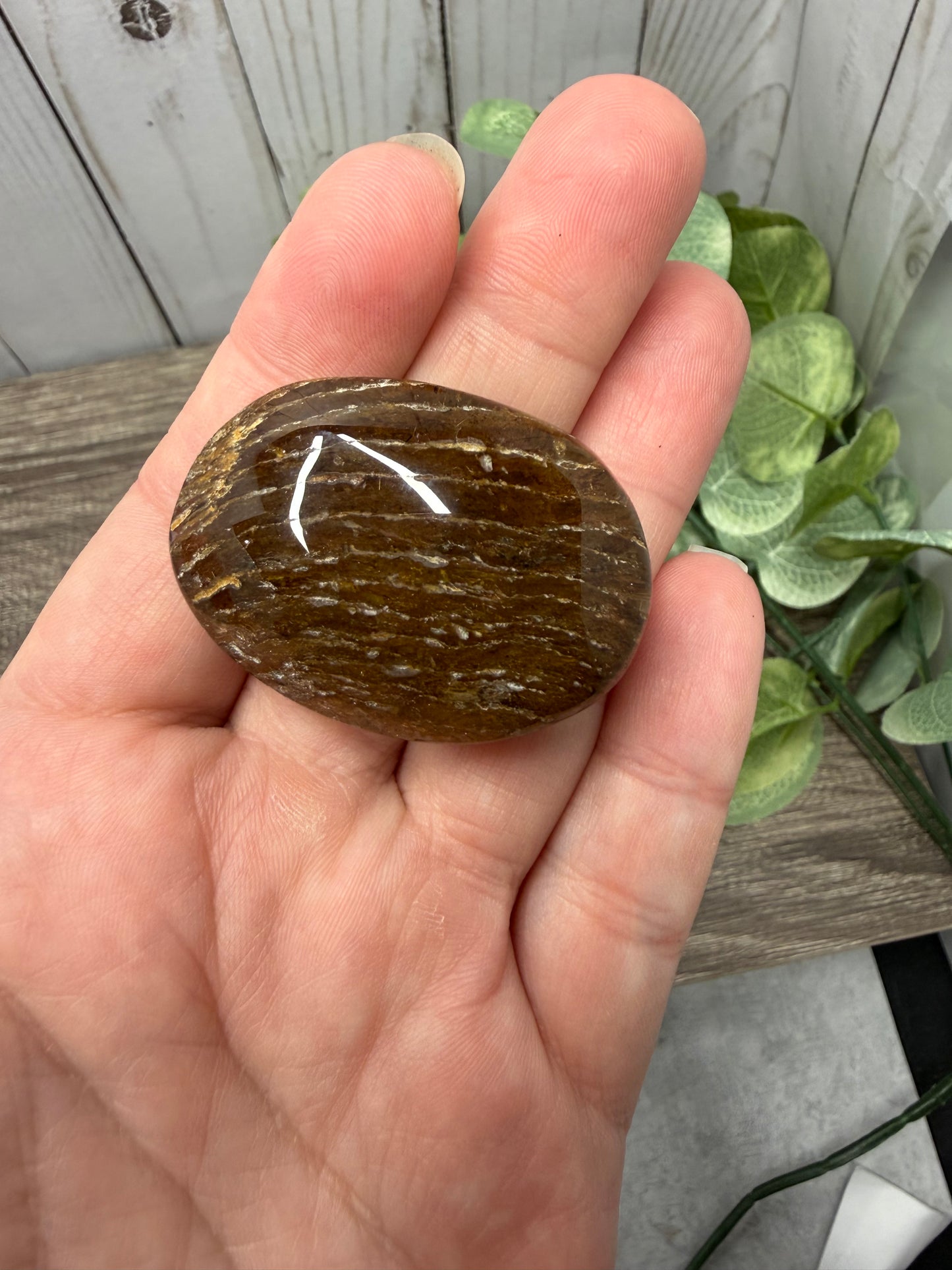 1000 Layer Garden Quartz Palm Stones