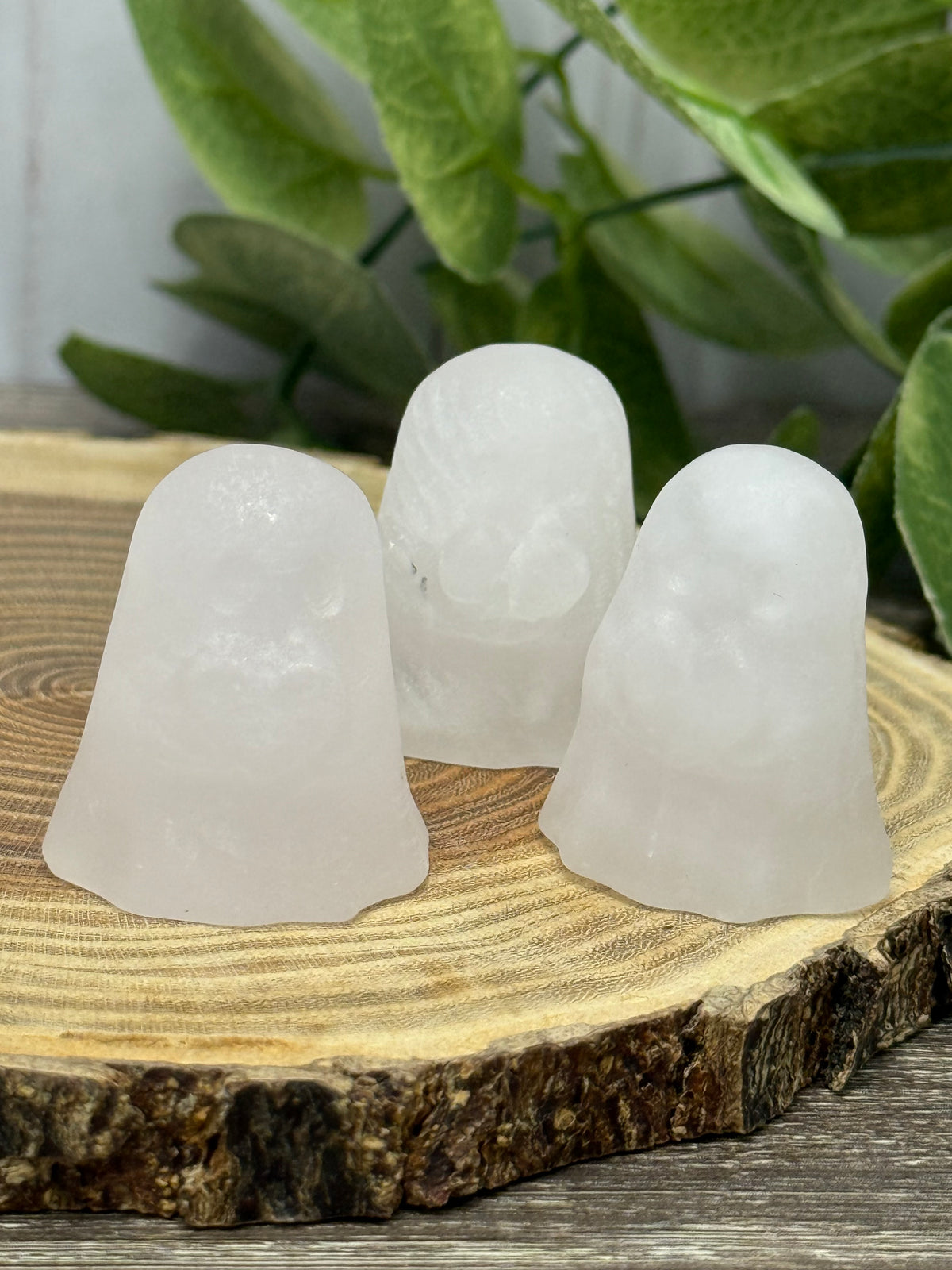 Crystal Ghost Carving Holding A Heart