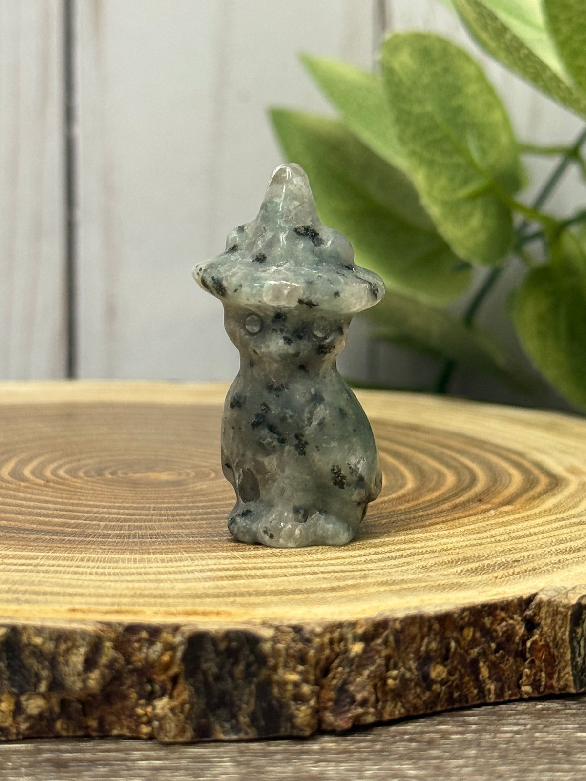 Crystal Cats with Hats Carvings