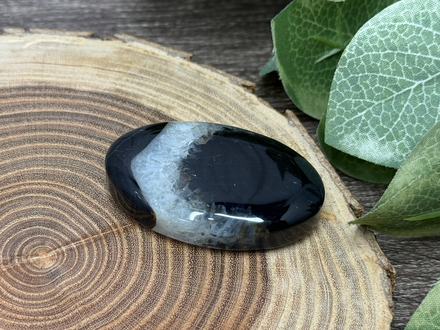 Black Agate Palm Stones