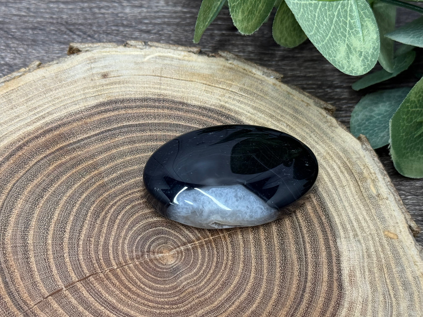 Black Agate Palm Stones