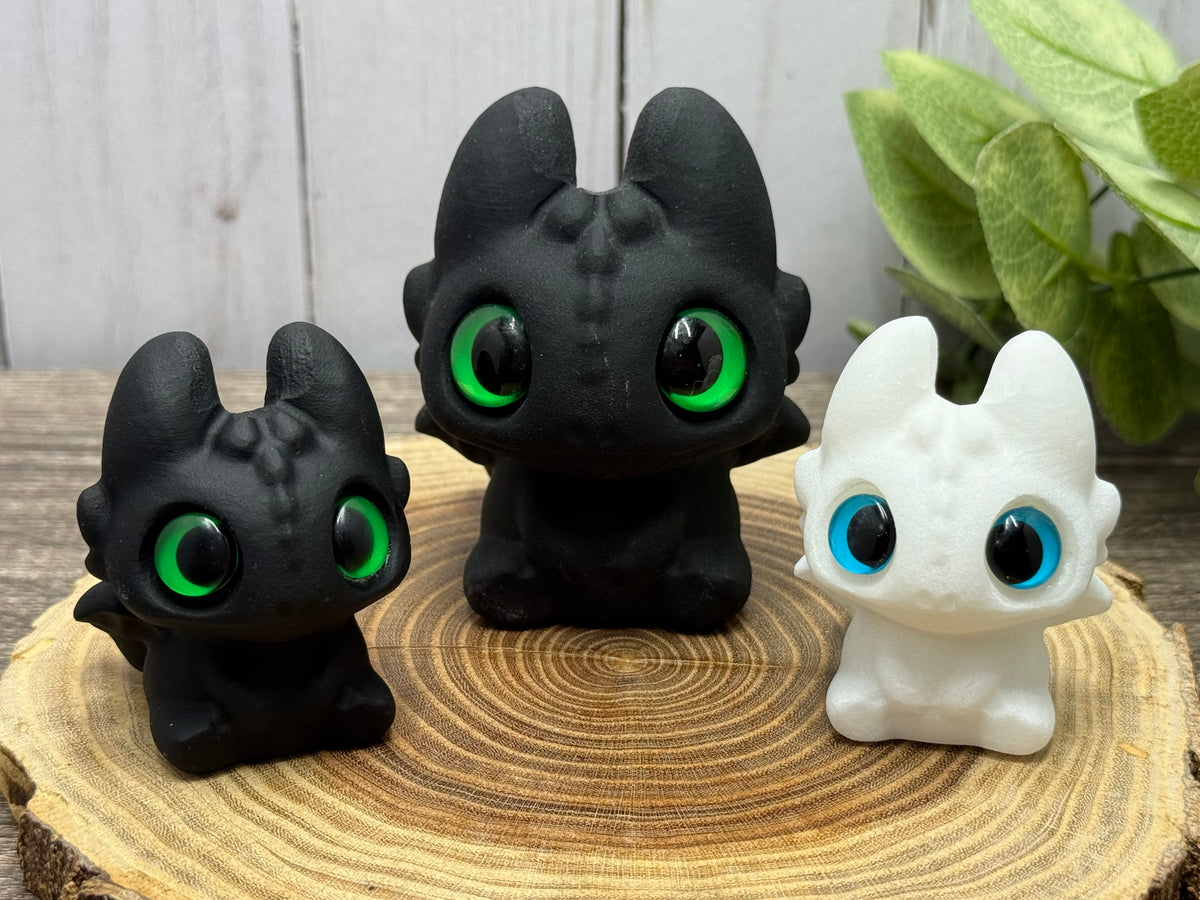 Toothless & Light Fury Dragon Carvings