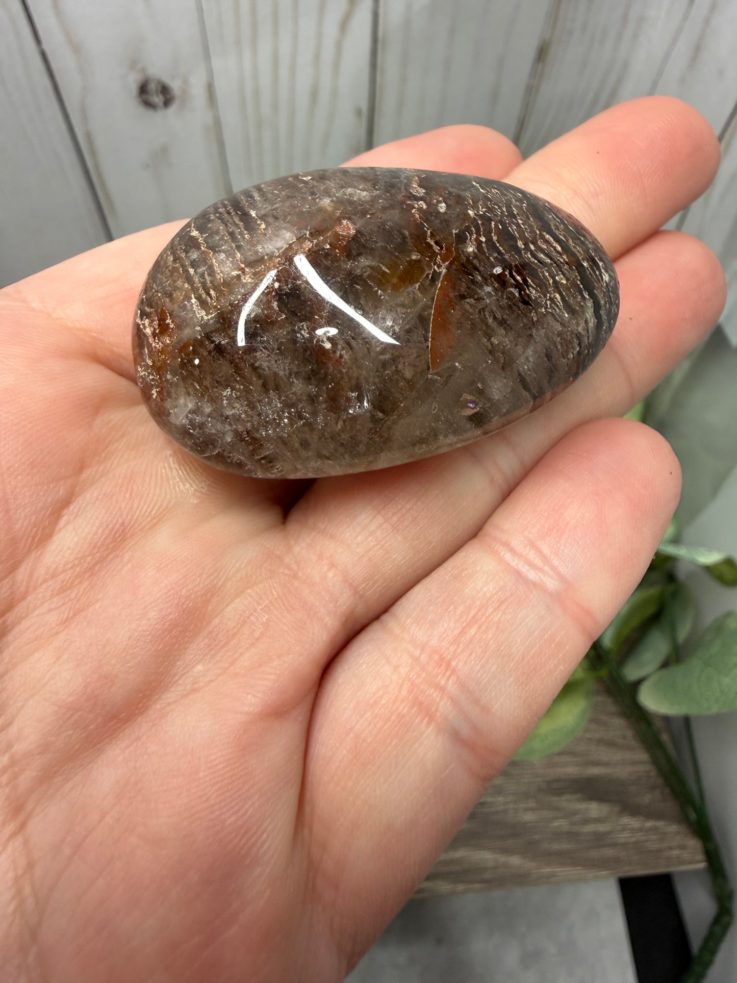 1000 Layer Garden Quartz Palm Stones