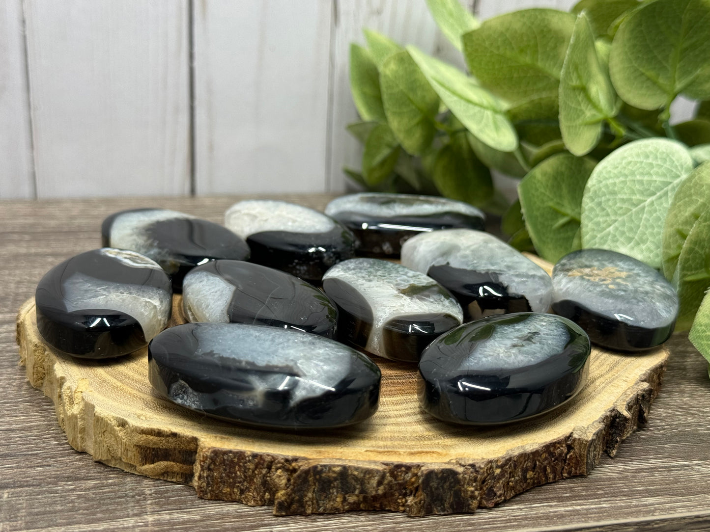 Black Agate Palm Stones