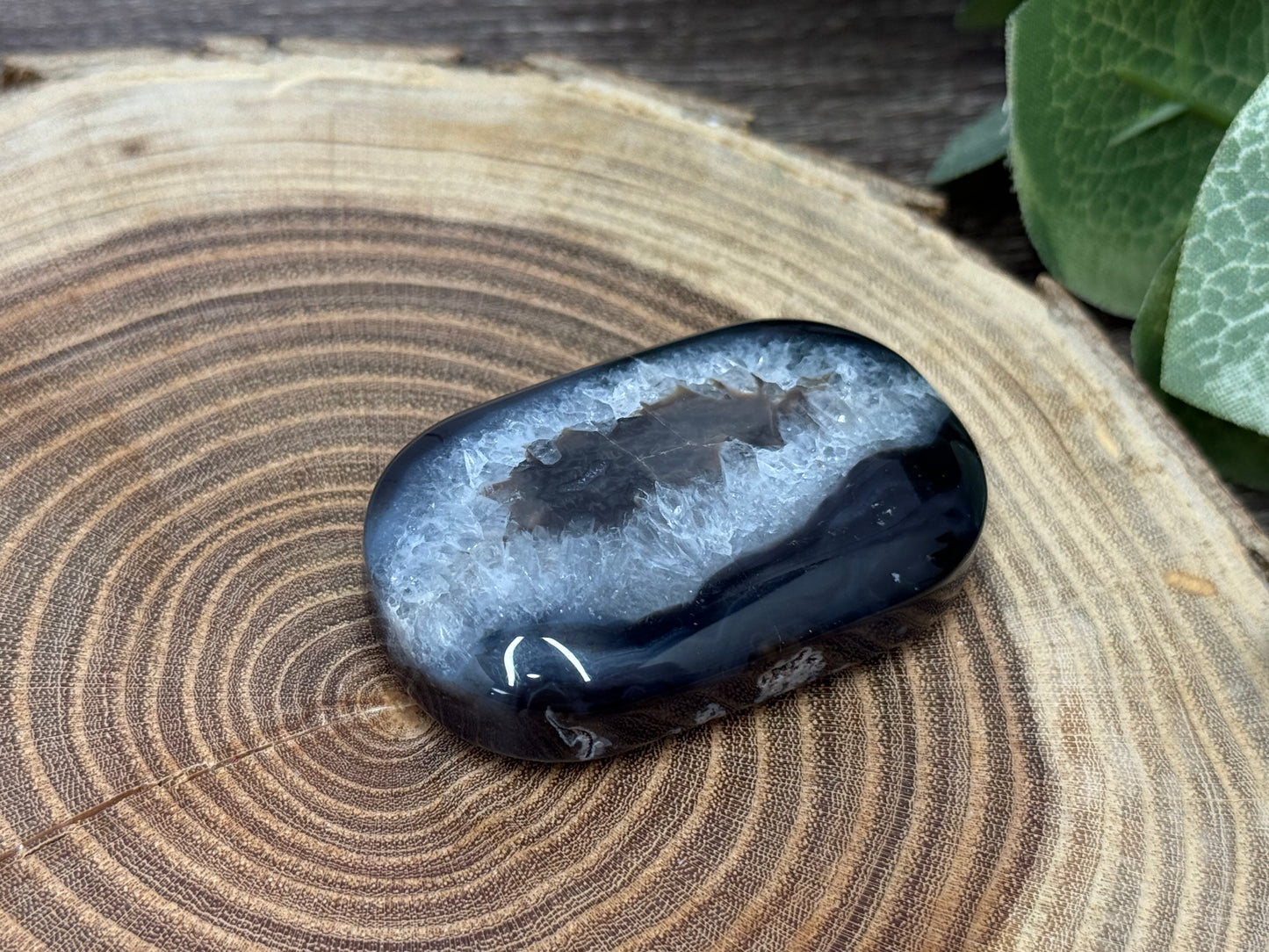 Black Agate Palm Stones