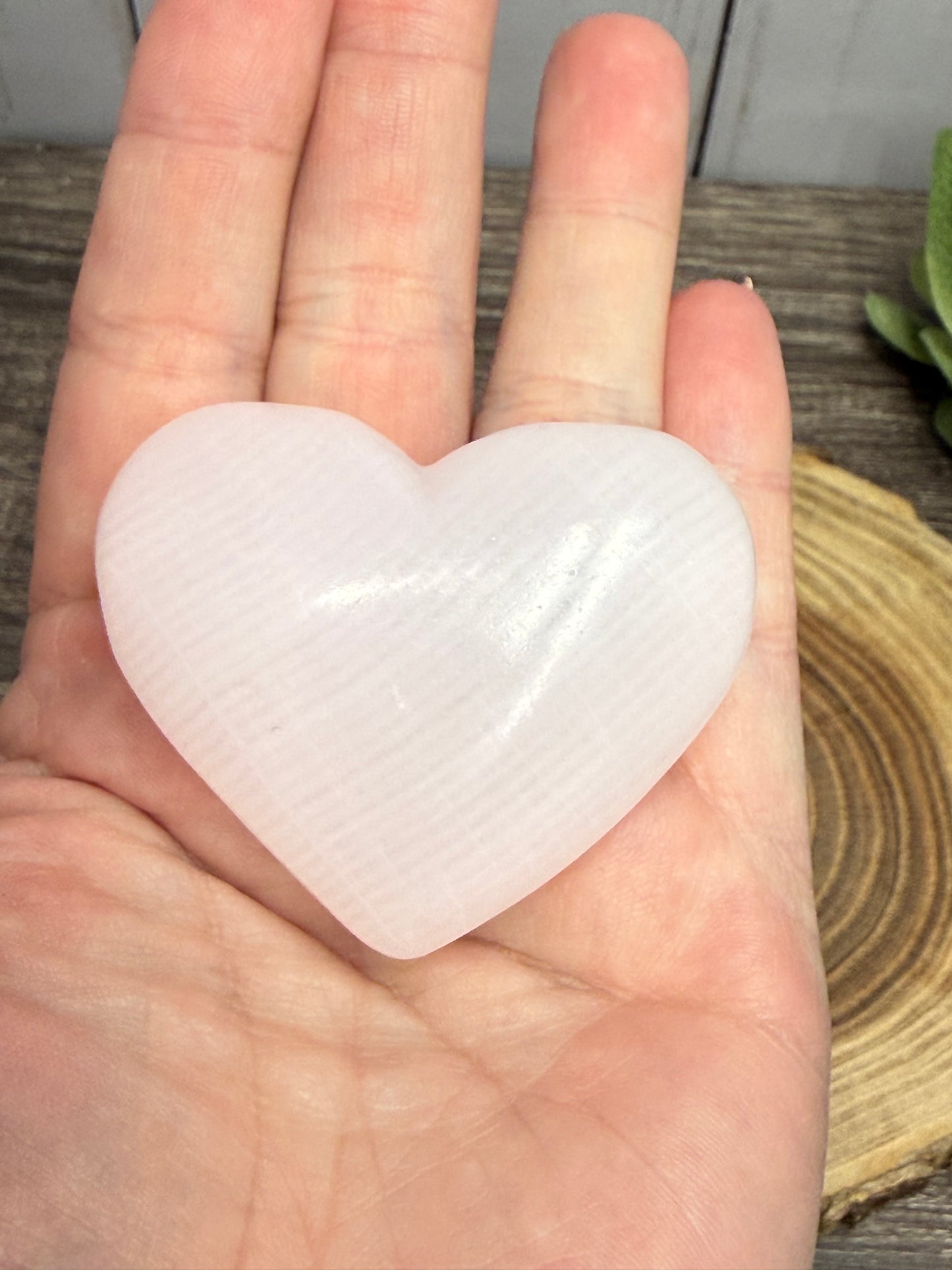 Mangano Calcite Hearts