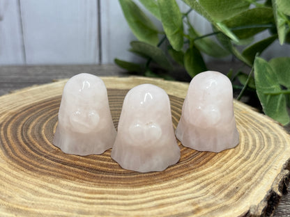 Crystal Ghost Carving Holding A Heart
