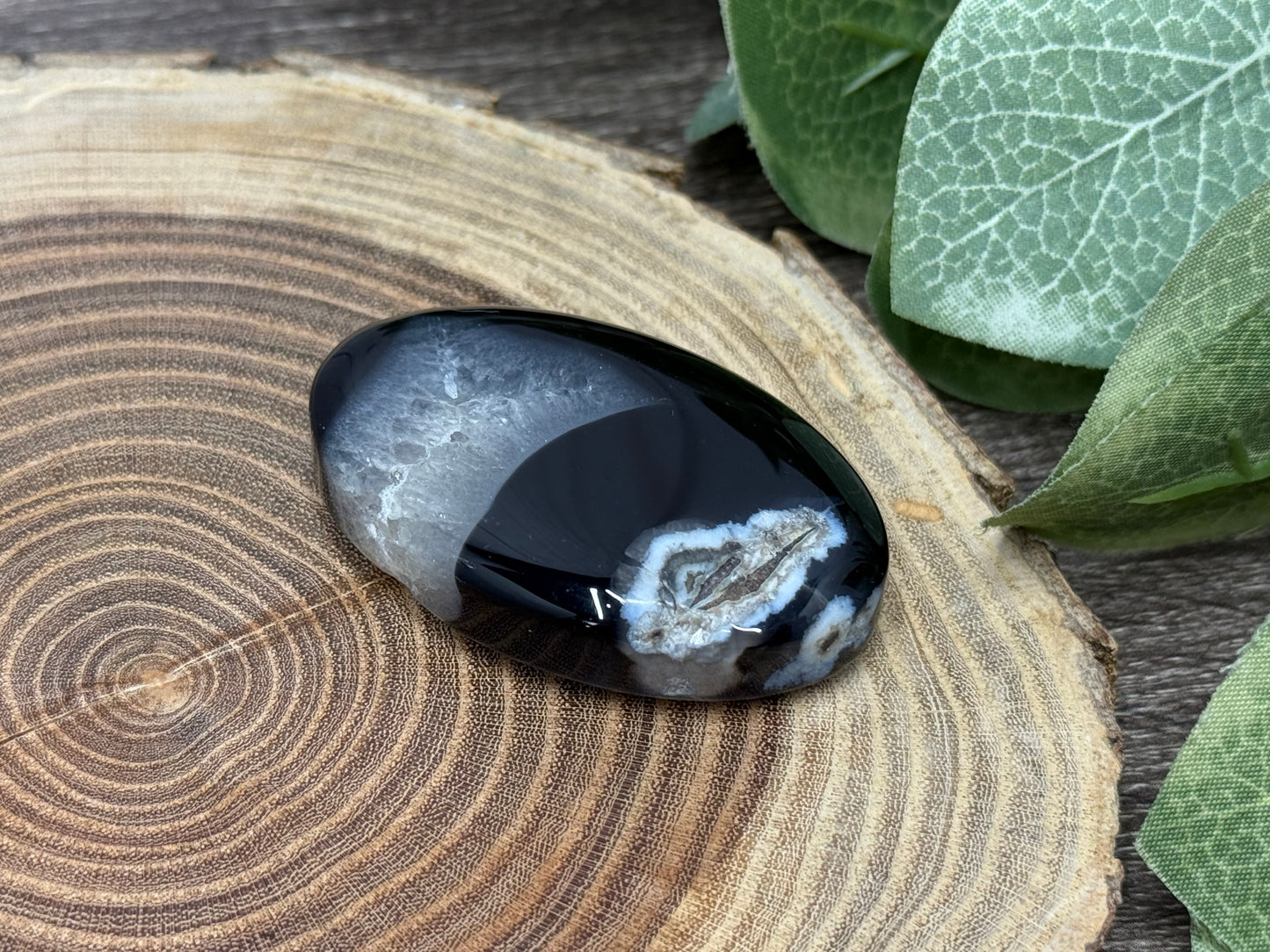 Black Agate Palm Stones