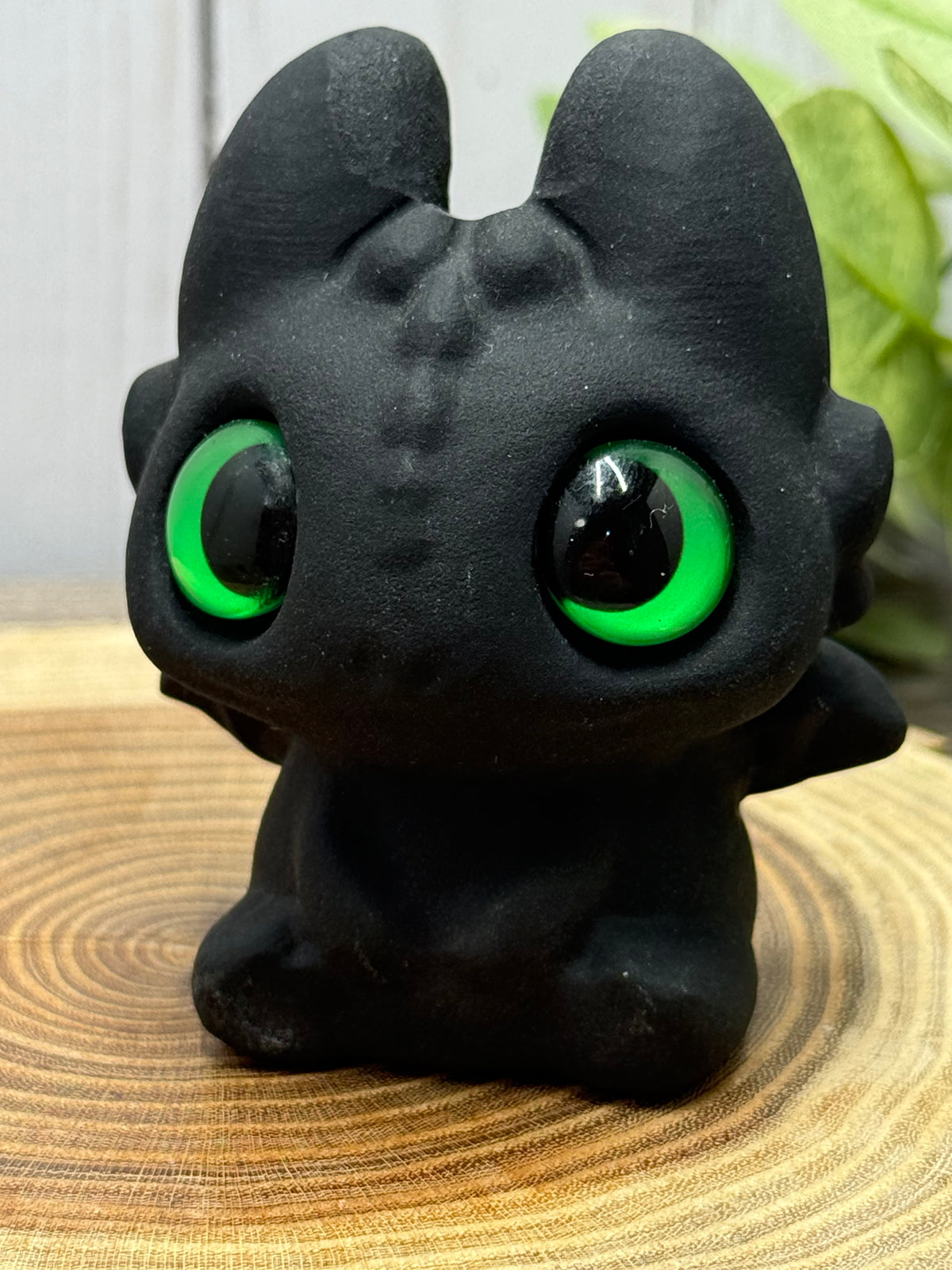 Toothless & Light Fury Dragon Carvings