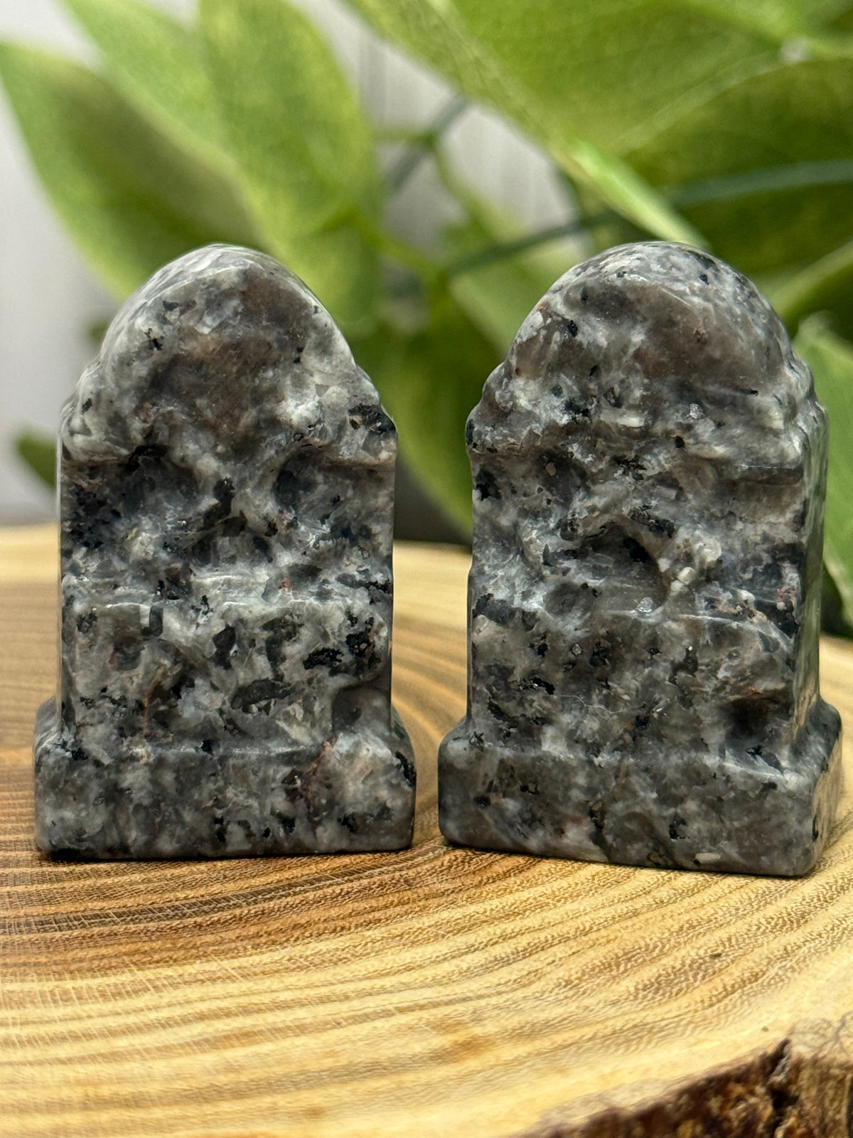 Tombstones / Head Stones with RIP Engraved - Halloween Carving