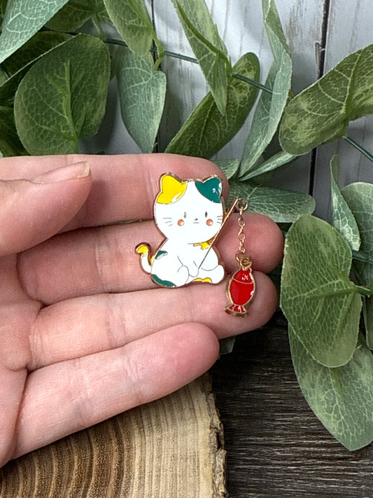 Sitting Cat Fishing Pin with Hanging Fish - White, Yellow, Green, Red Fish